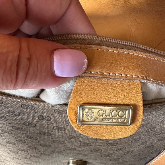 🛑✋Price Drop🛑😊Authentic Gucci Leather Crossbody/Shoulder Bag. - Picture 13 of 16
